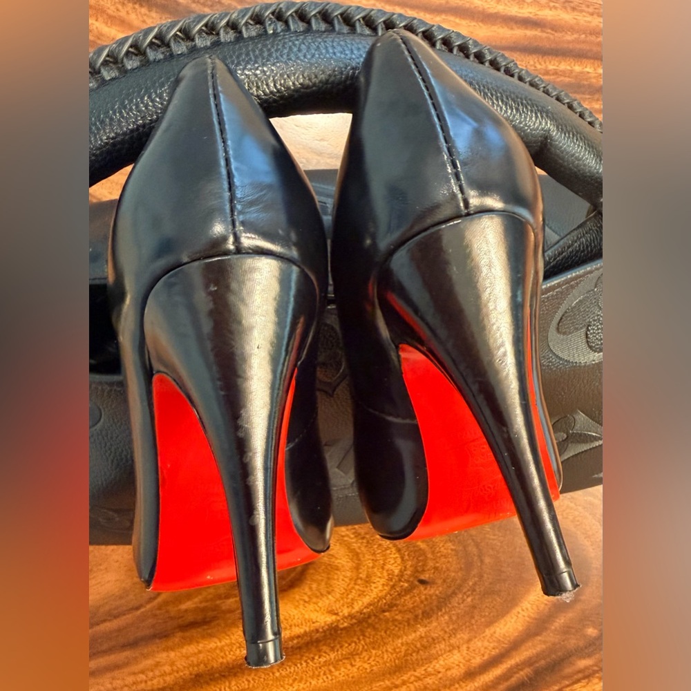 CHRISTIAN LOUBOUTIN Kid Simple 100 Black Kidskin Leather Pumps SZ39 / 8 1/2 4”H - Picture 7 of 13